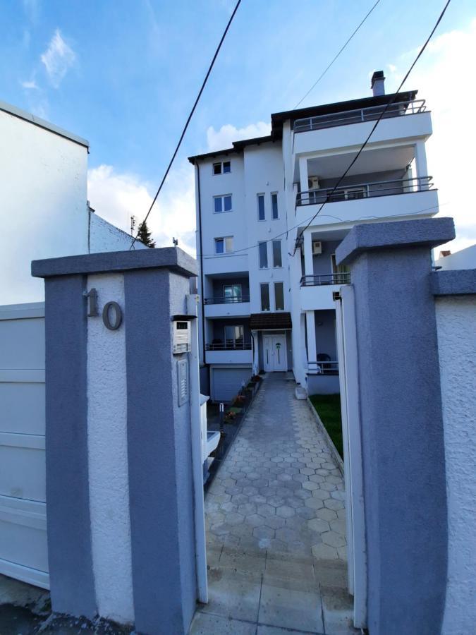 Divizija Lux Apartments Beograd Bagian luar foto